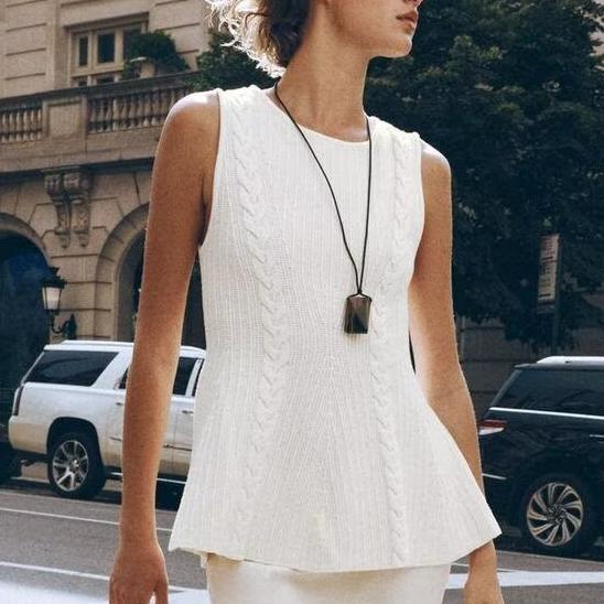 Fashionable Elegant Twisted Knitted Short Skirt Hem Top