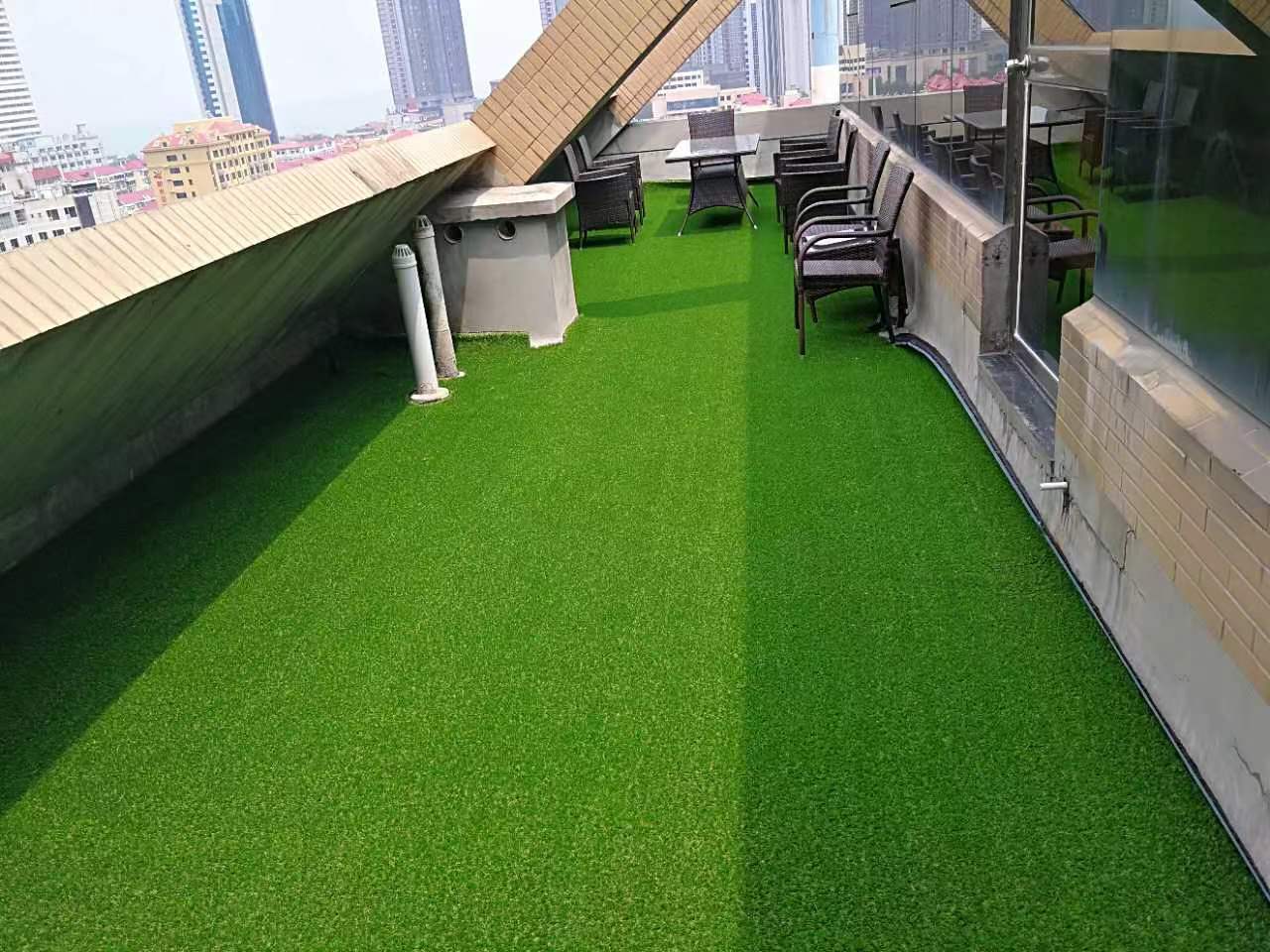 2FTX10FT Outdoor Artificial Grass Runner Rug, Thick Realistic Fake Grass Roll Decor Patio Balcony Garden Lawn, Dog Pets Turf Drain Mat, 1.38" Pile Height himalipasal