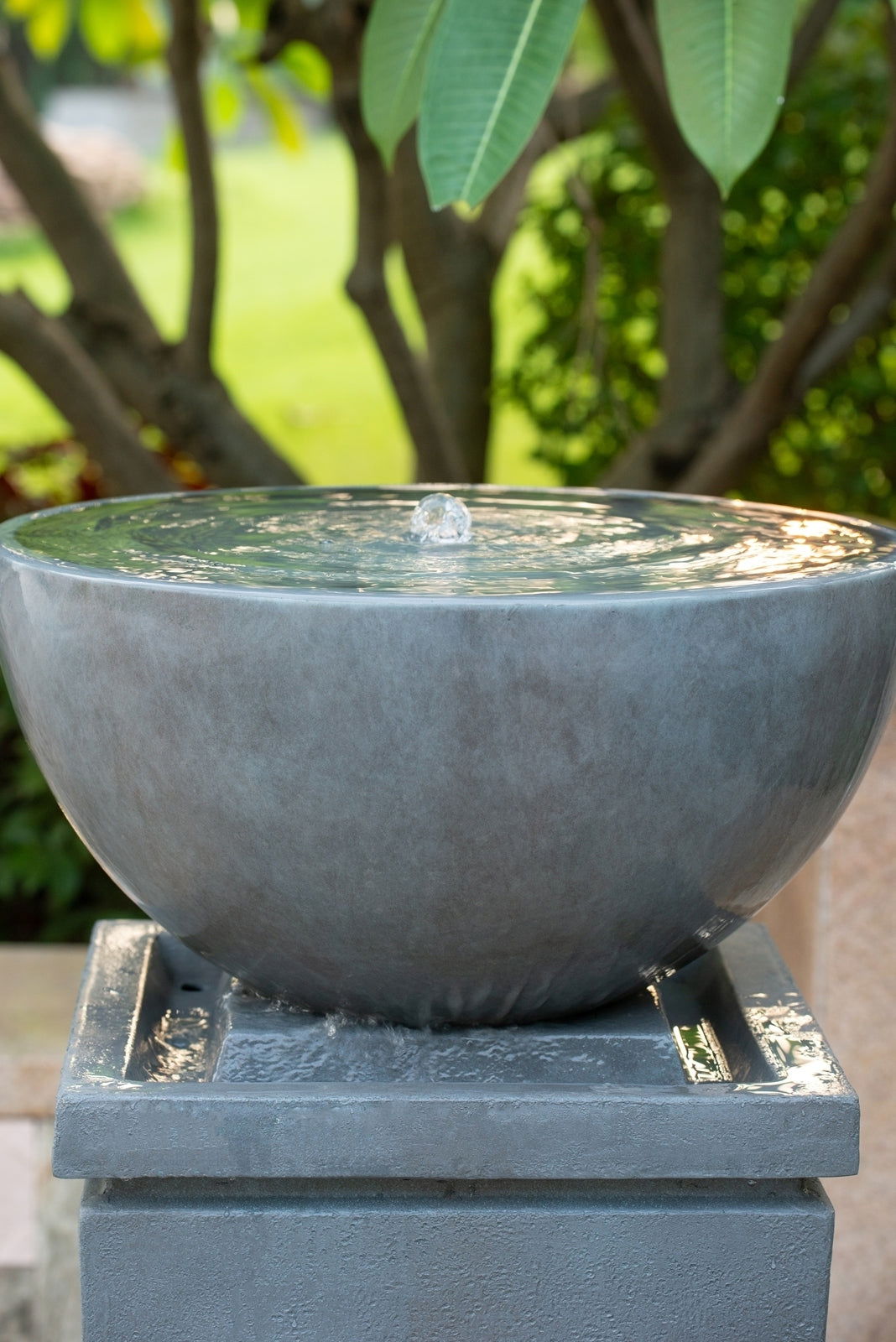 44.5" Polyresin Gray Zen Bowl Water Fountain, Outdoor Bird Feeder /Bath Fountains, Relaxing Water Feature for Garden Lawn Backyard Porch himalipasal