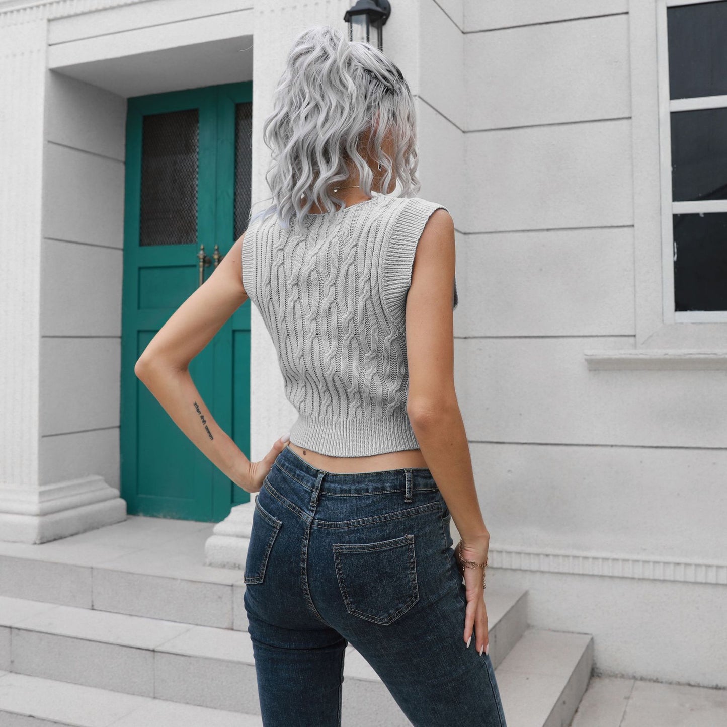 Twist V-neck Short Vest Sweater Women Short Vest Autumn Winter Outer Wear Inner Wear Knitwear Sweater