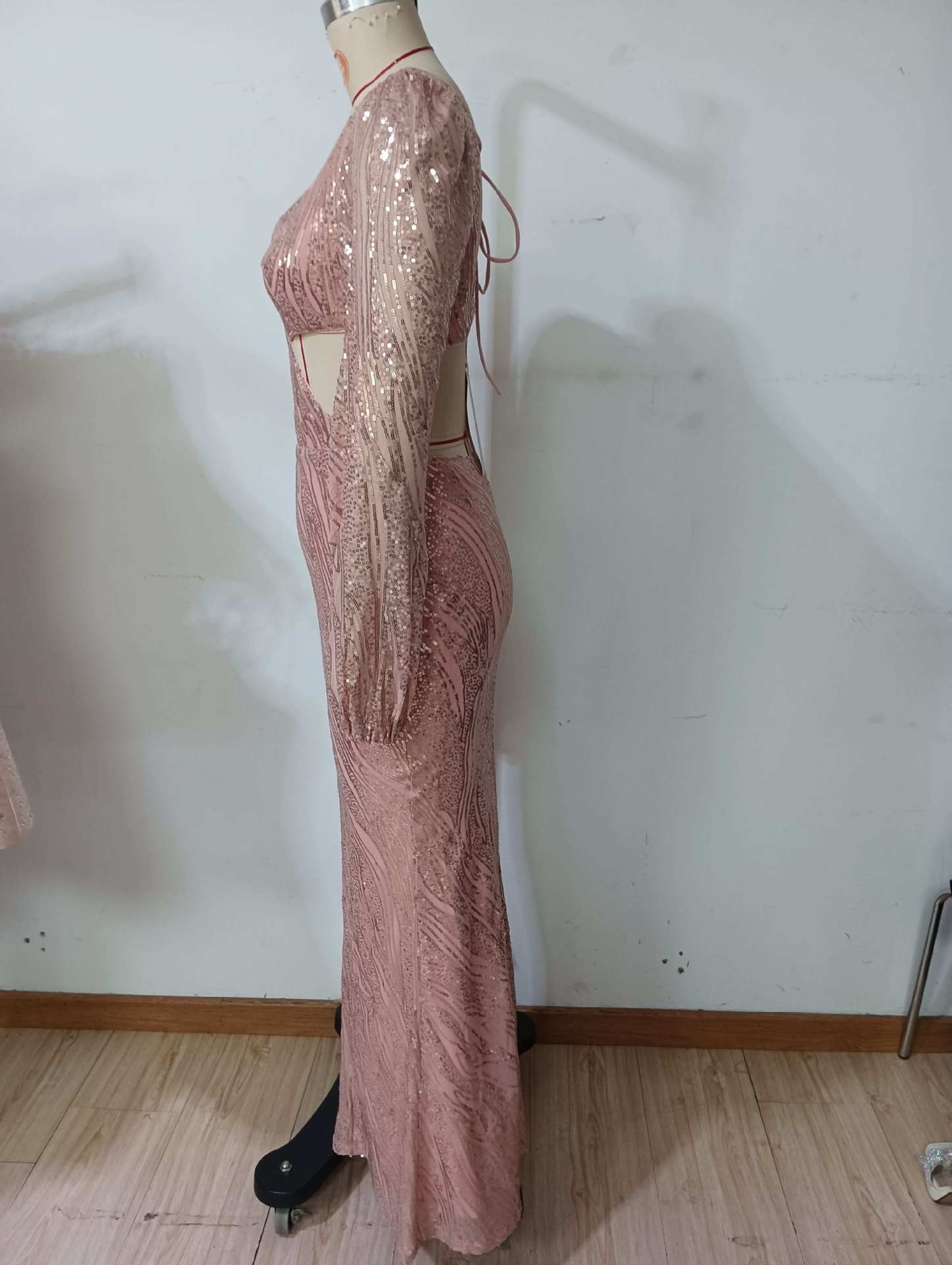 Women Evening Dresses Long Sleeve Beauty V neck Sexy Backless Dress Long Sequined Women Clothing Dress