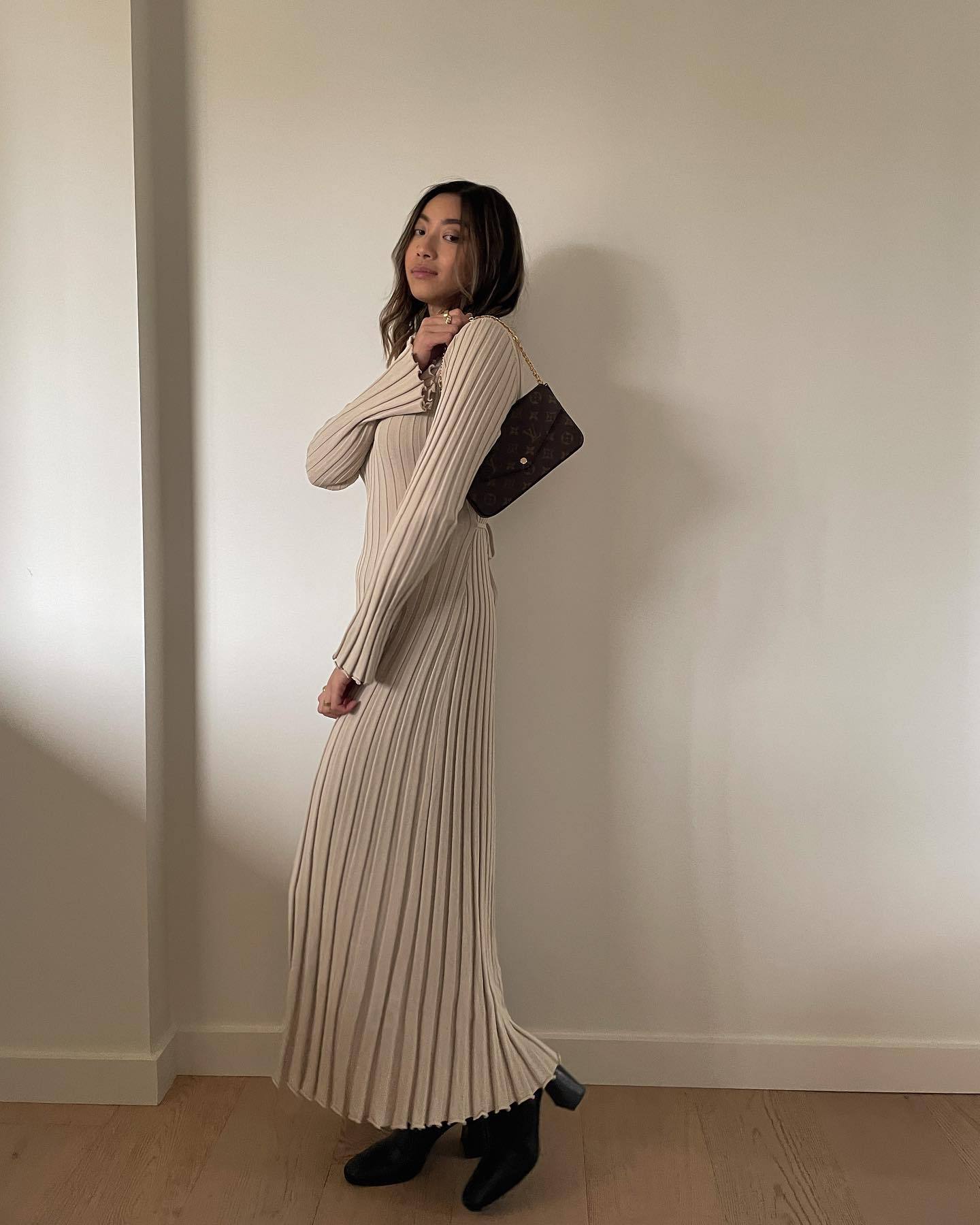 Autumn Winter Knitted Dress Casual Waist Tight V Neck Big Pit Stripe Slimming Knitted Maxi Dress Women