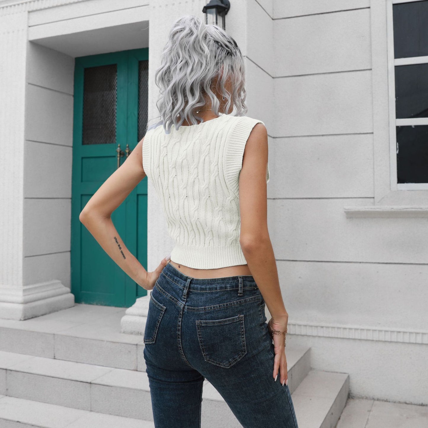 Twist V-neck Short Vest Sweater Women Short Vest Autumn Winter Outer Wear Inner Wear Knitwear Sweater