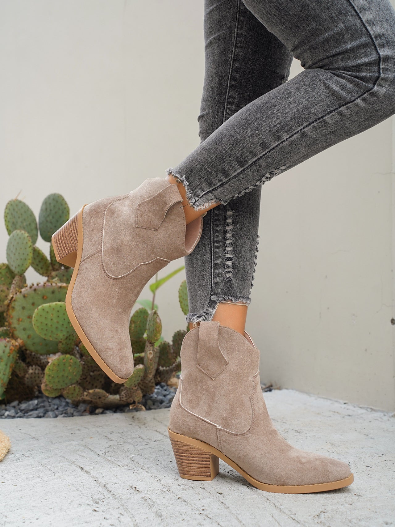 Women Boots Retro Pointed Low Top Frosted Suede Viscose Shoes Martin Boots