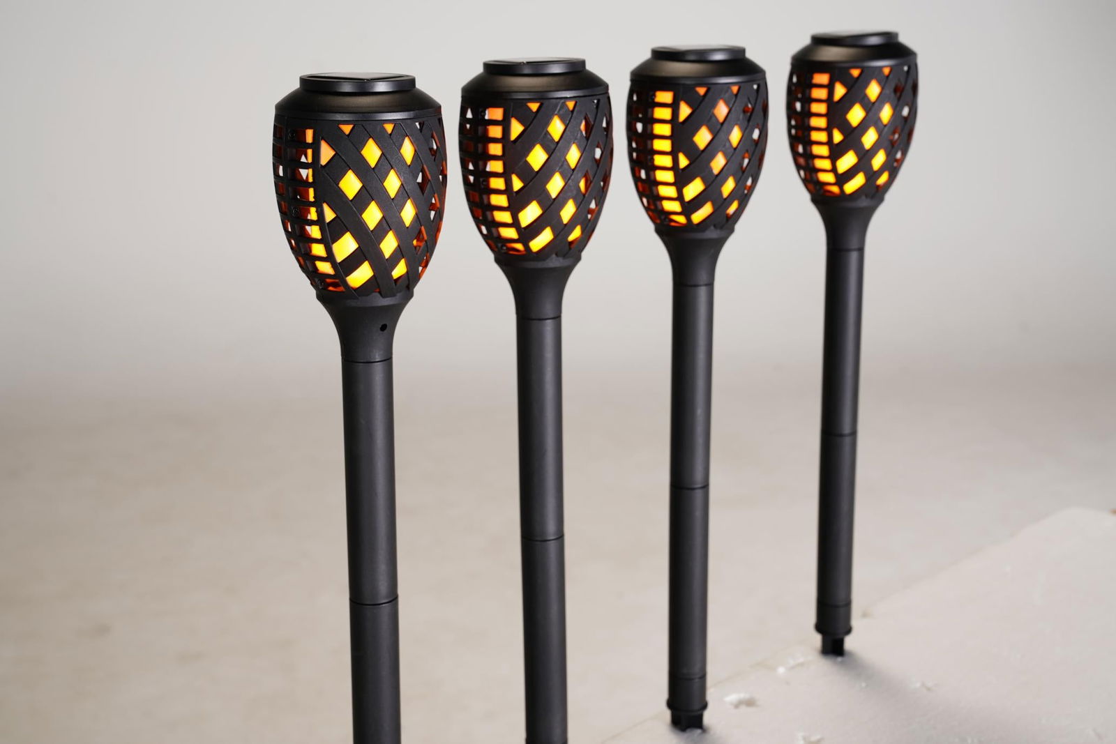 Outdoor Solar Lights, Water-Resistant Flickering Flames Torch Light, Landscape Decoration Lighting himalipasal