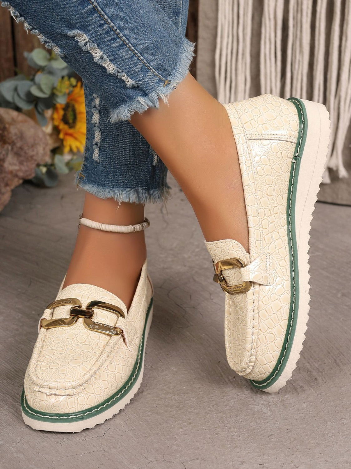 PU Leather Buckle Trim Loafers himalipasal